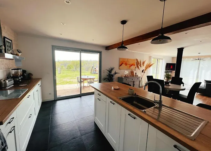 בית נופש Maison Au Calme A 5min De Cognac Pour 1 A 8 Pers *